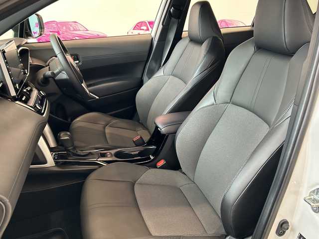 トヨタ カローラ クロス ハイブリッド Z 埼玉県 2023(令5)年 1万km プラチナホワイトパールマイカ セーフティセンス/純正10.5インチコネクトナビ/　　BT/USB/全方位カメラ/パワーバックドア/レーダークルーズコントロール/レーンキープアシスト/LEDヘッドライト/革シート/シートヒーター/純正18インチアルミホイール/ルーフレール/ETC2.0/スマートキー×2/禁煙車