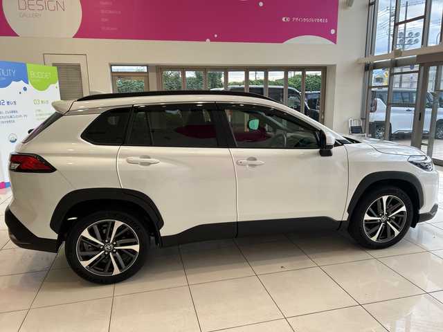 トヨタ カローラ クロス ハイブリッド Z 埼玉県 2023(令5)年 1万km プラチナホワイトパールマイカ セーフティセンス/純正10.5インチコネクトナビ/　　BT/USB/全方位カメラ/パワーバックドア/レーダークルーズコントロール/レーンキープアシスト/LEDヘッドライト/革シート/シートヒーター/純正18インチアルミホイール/ルーフレール/ETC2.0/スマートキー×2/禁煙車