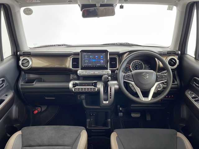 スズキ クロスビー 愛知県 2023(令5)年 1.5万km タフカーキパールメタリック 純正8インチナビ/【Bluetooth/フルセグTV/CD/DVD/USB】/スズキセーフディサポート/・デュアルカメラブレーキサポート/・アダプティブクルーズコントロール（全車速追従機能付）/・誤発進抑制機能/・リヤパーキングセンサー/・全方位モニターカメラ/レーンアシスト/ダウンヒルアシストコントロール/アイドリングストップ/パドルシフト/横滑り防止装置/ハーフレザーシート/シートヒーター（D/N）/ETC/オートエアコン/ステアリングスイッチ/スマートキー/スペアキー/プッシュスタート/純正16インチアルミホイール/純正LEDオートライト/電動格納ミラー/ドアバイザー