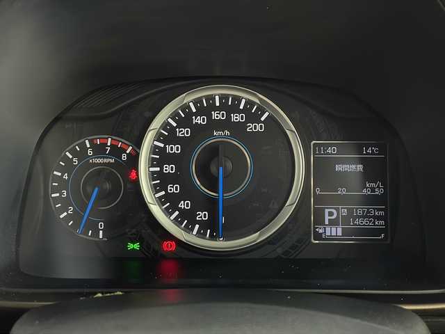 スズキ クロスビー 愛知県 2023(令5)年 1.5万km タフカーキパールメタリック 純正8インチナビ/【Bluetooth/フルセグTV/CD/DVD/USB】/スズキセーフディサポート/・デュアルカメラブレーキサポート/・アダプティブクルーズコントロール（全車速追従機能付）/・誤発進抑制機能/・リヤパーキングセンサー/・全方位モニターカメラ/レーンアシスト/ダウンヒルアシストコントロール/アイドリングストップ/パドルシフト/横滑り防止装置/ハーフレザーシート/シートヒーター（D/N）/ETC/オートエアコン/ステアリングスイッチ/スマートキー/スペアキー/プッシュスタート/純正16インチアルミホイール/純正LEDオートライト/電動格納ミラー/ドアバイザー