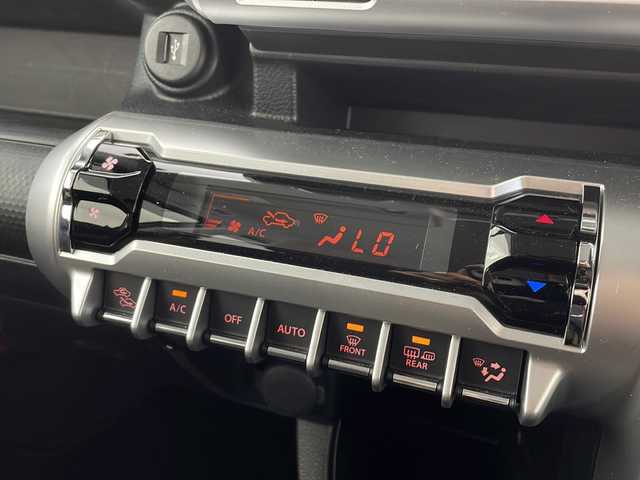 スズキ クロスビー 愛知県 2023(令5)年 1.5万km タフカーキパールメタリック 純正8インチナビ/【Bluetooth/フルセグTV/CD/DVD/USB】/スズキセーフディサポート/・デュアルカメラブレーキサポート/・アダプティブクルーズコントロール（全車速追従機能付）/・誤発進抑制機能/・リヤパーキングセンサー/・全方位モニターカメラ/レーンアシスト/ダウンヒルアシストコントロール/アイドリングストップ/パドルシフト/横滑り防止装置/ハーフレザーシート/シートヒーター（D/N）/ETC/オートエアコン/ステアリングスイッチ/スマートキー/スペアキー/プッシュスタート/純正16インチアルミホイール/純正LEDオートライト/電動格納ミラー/ドアバイザー