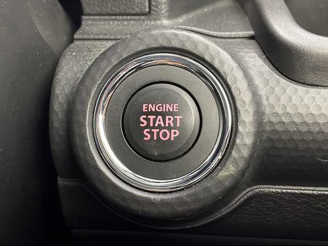 スズキ クロスビー 愛知県 2023(令5)年 1.5万km タフカーキパールメタリック 純正8インチナビ/【Bluetooth/フルセグTV/CD/DVD/USB】/スズキセーフディサポート/・デュアルカメラブレーキサポート/・アダプティブクルーズコントロール（全車速追従機能付）/・誤発進抑制機能/・リヤパーキングセンサー/・全方位モニターカメラ/レーンアシスト/ダウンヒルアシストコントロール/アイドリングストップ/パドルシフト/横滑り防止装置/ハーフレザーシート/シートヒーター（D/N）/ETC/オートエアコン/ステアリングスイッチ/スマートキー/スペアキー/プッシュスタート/純正16インチアルミホイール/純正LEDオートライト/電動格納ミラー/ドアバイザー