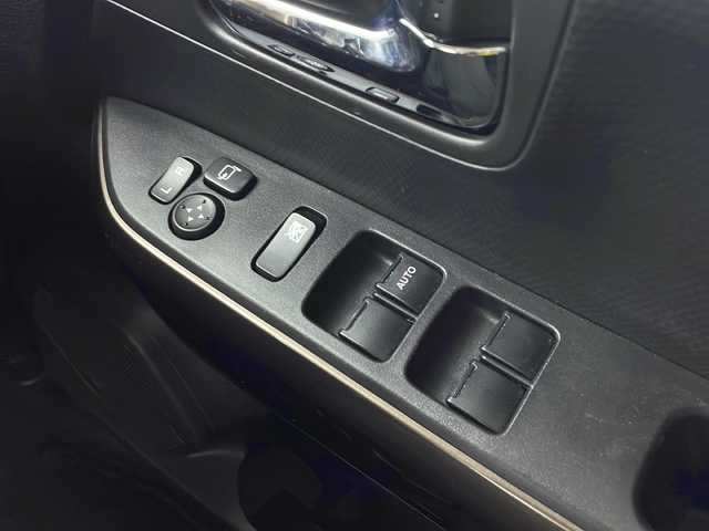 スズキ クロスビー 愛知県 2023(令5)年 1.5万km タフカーキパールメタリック 純正8インチナビ/【Bluetooth/フルセグTV/CD/DVD/USB】/スズキセーフディサポート/・デュアルカメラブレーキサポート/・アダプティブクルーズコントロール（全車速追従機能付）/・誤発進抑制機能/・リヤパーキングセンサー/・全方位モニターカメラ/レーンアシスト/ダウンヒルアシストコントロール/アイドリングストップ/パドルシフト/横滑り防止装置/ハーフレザーシート/シートヒーター（D/N）/ETC/オートエアコン/ステアリングスイッチ/スマートキー/スペアキー/プッシュスタート/純正16インチアルミホイール/純正LEDオートライト/電動格納ミラー/ドアバイザー