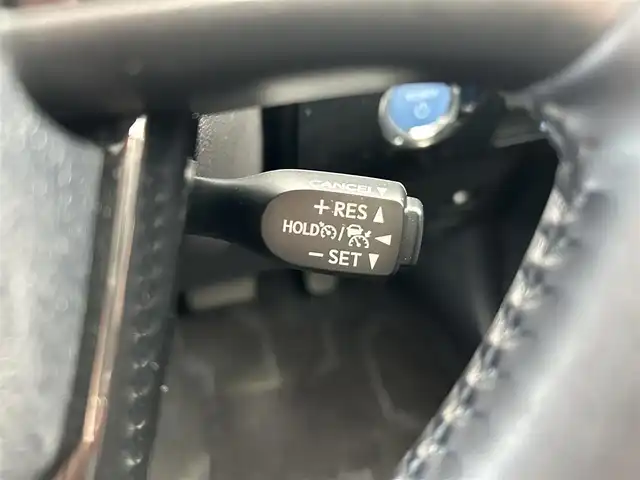 トヨタ プリウス Sツーリングセレクション 富山県 2020(令2)年 7.4万km アティチュードブラックマイカ 社外SDナビ(CN-RA03WD)/(AM/FM/CD/DVD/ipod)/フルセグTV/バックカメラ/Bluetooth/モデリスタエアロ/レーダークルーズコントロール/衝突軽減システム/コーナーセンサー/レーンキープアシスト/オートマチックハイビーム/横滑り防止装置/盗難防止装置/ETC/シートヒーター　運転席+助手席/合皮シート/フロアマット純正/純正AW/LEDオートライト/スマートキー×1/取扱説明書/保証書