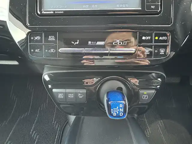 トヨタ プリウス Sツーリングセレクション 富山県 2020(令2)年 7.4万km アティチュードブラックマイカ 社外SDナビ(CN-RA03WD)/(AM/FM/CD/DVD/ipod)/フルセグTV/バックカメラ/Bluetooth/モデリスタエアロ/レーダークルーズコントロール/衝突軽減システム/コーナーセンサー/レーンキープアシスト/オートマチックハイビーム/横滑り防止装置/盗難防止装置/ETC/シートヒーター　運転席+助手席/合皮シート/フロアマット純正/純正AW/LEDオートライト/スマートキー×1/取扱説明書/保証書