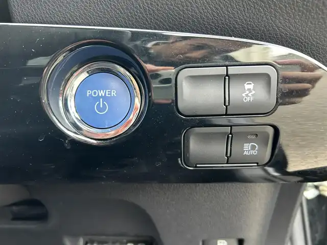 トヨタ プリウス Sツーリングセレクション 富山県 2020(令2)年 7.4万km アティチュードブラックマイカ 社外SDナビ(CN-RA03WD)/(AM/FM/CD/DVD/ipod)/フルセグTV/バックカメラ/Bluetooth/モデリスタエアロ/レーダークルーズコントロール/衝突軽減システム/コーナーセンサー/レーンキープアシスト/オートマチックハイビーム/横滑り防止装置/盗難防止装置/ETC/シートヒーター　運転席+助手席/合皮シート/フロアマット純正/純正AW/LEDオートライト/スマートキー×1/取扱説明書/保証書