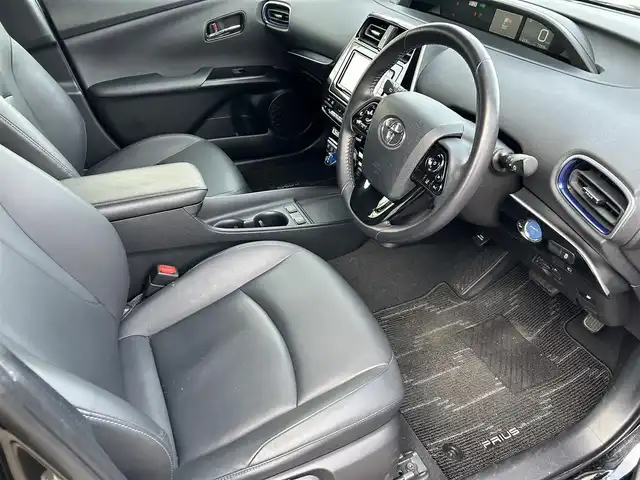トヨタ プリウス Sツーリングセレクション 富山県 2020(令2)年 7.4万km アティチュードブラックマイカ 社外SDナビ(CN-RA03WD)/(AM/FM/CD/DVD/ipod)/フルセグTV/バックカメラ/Bluetooth/モデリスタエアロ/レーダークルーズコントロール/衝突軽減システム/コーナーセンサー/レーンキープアシスト/オートマチックハイビーム/横滑り防止装置/盗難防止装置/ETC/シートヒーター　運転席+助手席/合皮シート/フロアマット純正/純正AW/LEDオートライト/スマートキー×1/取扱説明書/保証書