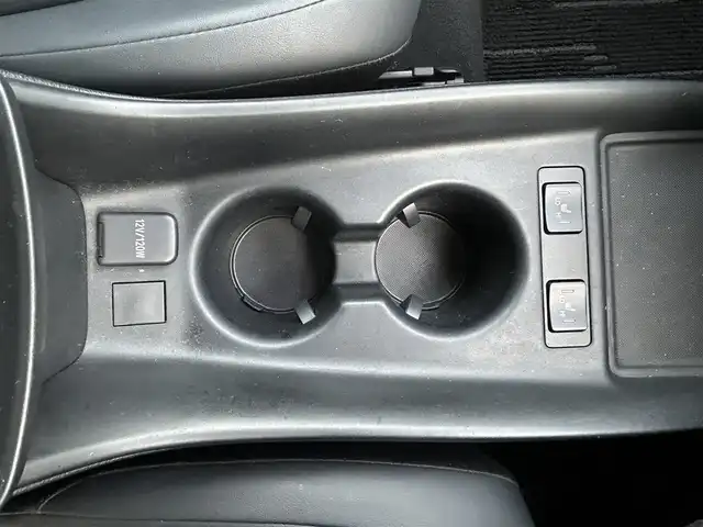 トヨタ プリウス Sツーリングセレクション 富山県 2020(令2)年 7.4万km アティチュードブラックマイカ 社外SDナビ(CN-RA03WD)/(AM/FM/CD/DVD/ipod)/フルセグTV/バックカメラ/Bluetooth/モデリスタエアロ/レーダークルーズコントロール/衝突軽減システム/コーナーセンサー/レーンキープアシスト/オートマチックハイビーム/横滑り防止装置/盗難防止装置/ETC/シートヒーター　運転席+助手席/合皮シート/フロアマット純正/純正AW/LEDオートライト/スマートキー×1/取扱説明書/保証書