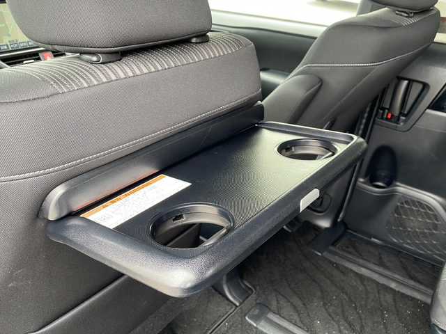 トヨタ ヴォクシー ZS 長野県 2017(平29)年 3.7万km ボルドーマイカメタリック 純正10インチナビ/フルセグ/DVD/CD/BT/純正12、1インチフリップダウンモニター/バックカメラ/ビルトインETC/ドライブレコーダー/トヨタセーフティセンス/クルーズコントロール/レーンキープアシスト/LEDヘットライト/LEDフォグランプ/純正16インチアルミホイール/左側パワースライドドア/プッシュエンジンスタート/アイドリングストップ/ウィンカーミラー/フロアマット/バイザー