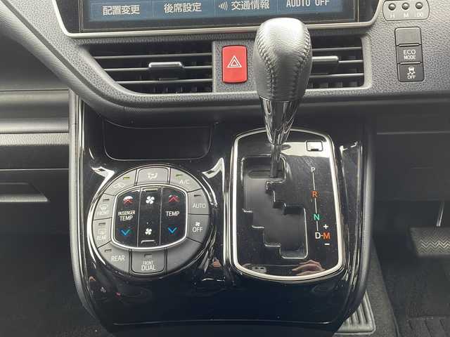 トヨタ ヴォクシー ZS 長野県 2017(平29)年 3.7万km ボルドーマイカメタリック 純正10インチナビ/フルセグ/DVD/CD/BT/純正12、1インチフリップダウンモニター/バックカメラ/ビルトインETC/ドライブレコーダー/トヨタセーフティセンス/クルーズコントロール/レーンキープアシスト/LEDヘットライト/LEDフォグランプ/純正16インチアルミホイール/左側パワースライドドア/プッシュエンジンスタート/アイドリングストップ/ウィンカーミラー/フロアマット/バイザー