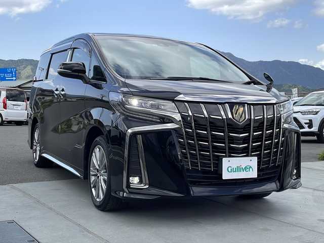 トヨタ アルファード S タイプゴールドⅢ 山梨県 2022(令4)年 3.3万km ブラック ・純正ディスプレイオーディオ/・ナビキット/・フルセグTV　BT/・バックカメラ/・フリップダウンモニター/・トヨタセーフティセンス/・レーダークルコン/・前後コーナーセンサー/・両側パワースライドドア/・パワーバックドア/・レーンキープアシスト/・三眼LEDライト/・純正18インチAW/・デジタルインナーミラー/・オートハイビーム/・ウインカーミラー
