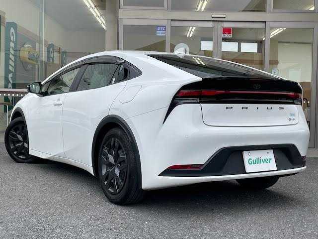 トヨタ プリウス X 埼玉県 2023(令5)年 5万km スーパーホワイトⅡ 社外ディスプレイオーディオ/ブラインドスポットモニター/プロアクティブドライビングアシスト/プリクラッシュセーフティシステム/ロードサインアシスト/クリアランスソナー/レーダークルーズコントロール/バックカメラ