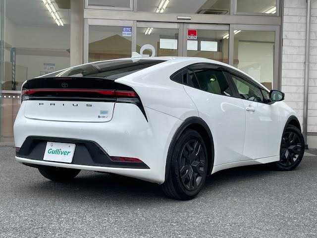 トヨタ プリウス X 埼玉県 2023(令5)年 5万km スーパーホワイトⅡ 社外ディスプレイオーディオ/ブラインドスポットモニター/プロアクティブドライビングアシスト/プリクラッシュセーフティシステム/ロードサインアシスト/クリアランスソナー/レーダークルーズコントロール/バックカメラ