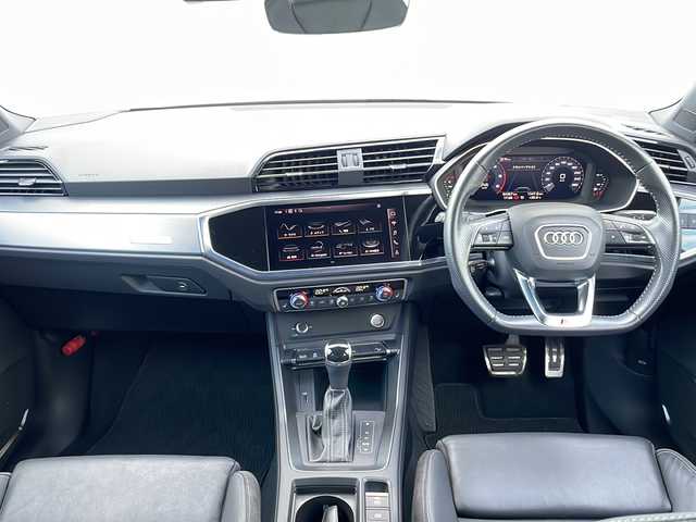 アウディ Ｑ３ 35TDIクワトロ Sライン 愛媛県 2020(令2)年 6.4万km グレイシアホワイトメタリック 純正ナビ/バックカメラ/全方位カメラ/ETC2/0/電子パーキング/クルーズコントロール追従有/ドライブレコーダー/レザーシート/前席シートヒーター/パワーバックドア/プレミアムサウンド/純正フロアマット/コーナーセンサー前後/純正19インチAW/BSM/４WD/Bluetooth/保証書/取扱説明書