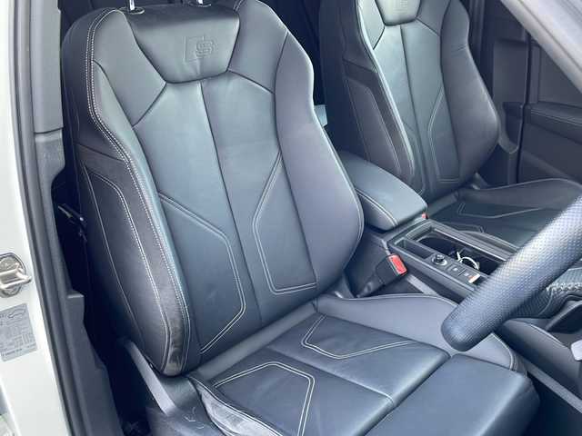 アウディ Ｑ３ 35TDIクワトロ Sライン 愛媛県 2020(令2)年 6.4万km グレイシアホワイトメタリック 純正ナビ/バックカメラ/全方位カメラ/ETC2/0/電子パーキング/クルーズコントロール追従有/ドライブレコーダー/レザーシート/前席シートヒーター/パワーバックドア/プレミアムサウンド/純正フロアマット/コーナーセンサー前後/純正19インチAW/BSM/４WD/Bluetooth/保証書/取扱説明書