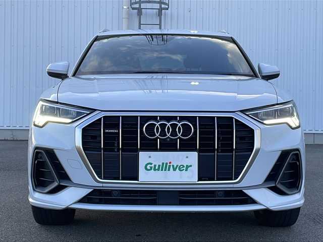 アウディ Ｑ３ 35TDIクワトロ Sライン 愛媛県 2020(令2)年 6.4万km グレイシアホワイトメタリック 純正ナビ/バックカメラ/全方位カメラ/ETC2/0/電子パーキング/クルーズコントロール追従有/ドライブレコーダー/レザーシート/前席シートヒーター/パワーバックドア/プレミアムサウンド/純正フロアマット/コーナーセンサー前後/純正19インチAW/BSM/４WD/Bluetooth/保証書/取扱説明書