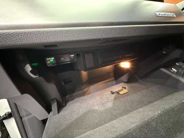 アウディ Ｑ３ 35TDIクワトロ Sライン 千葉県 2020(令2)年 6.5万km グレイシアホワイトメタリック ベーシックパッケージ　/ラグジュアリーパッケージ　/アシスタンスパッケージ　/純正ナビ　/360°カメラ　/ACC　/シートヒーター　/パワーシート　/電動リアゲート　/LEDヘッドライト　/オートライト　/純正19インチAW　/ドライブレコーダー