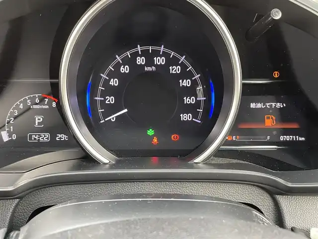 ホンダ フィット 13G S ホンダセンシング 佐賀県 2019(令1)年 7.1万km プラチナホワイトパール ワンオーナー/純正メモリーナビゲーション/・フルセグTV/CD/DVD/SD/USB/Bluetooth/バックカメラ/ビルトインETC/純正フルエアロ/ISOFIX対応/パドルシフト/ステアリングリモコン/純正15インチアルミホイール/純正LEDヘッドライト/純正LEDフォグランプ/純正フロアマット/純正ドアバイザ―/新車保証書/取扱説明書/スペアキー１本/ホンダセンシング/・アダプティブクルーズコントロール/・衝突被害軽減ブレーキ/・先行車発進お知らせ機能/・路外逸脱抑制機能/・標識認識機能