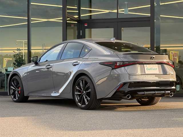 レクサス ＩＳ 350 Fスポーツ 東京都 2022(令4)年 2.7万km グレー ワンオーナー/LEXUSセーフティーセンス/・プリクラッシュセーフティ/・低速時加速制御/・緊急時操舵支援/・レーン トレーシング アシスト/・レーダークルーズコントロール/・オートマチックハイビーム/・ロードサインアシスト/・先行車発進告知機能/・ライバー異常時対応システム/・ブラインドスポットモニター/・後方車両への接近警報/メーカーナビ/・FM/AM/CD/DVD/・フルセグTV/Bluetooth/バックカメラ/ビルトインＥＴＣ2.0/レザーシート/パワーシート/シートヒーター/ステアリングヒーター/純正フロアマット/純正１９インチアルミホイール/前後ドライブレコーダー/オレンジブレーキキャリパー/プッシュスタート/スマートキー/スペアキー/カードキー/LEDヘッドライト/オートライト/オートエアコン