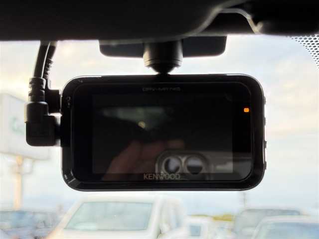 レクサス ＩＳ 350 Fスポーツ 東京都 2022(令4)年 2.7万km グレー ワンオーナー/LEXUSセーフティーセンス/・プリクラッシュセーフティ/・低速時加速制御/・緊急時操舵支援/・レーン トレーシング アシスト/・レーダークルーズコントロール/・オートマチックハイビーム/・ロードサインアシスト/・先行車発進告知機能/・ライバー異常時対応システム/・ブラインドスポットモニター/・後方車両への接近警報/メーカーナビ/・FM/AM/CD/DVD/・フルセグTV/Bluetooth/バックカメラ/ビルトインＥＴＣ2.0/レザーシート/パワーシート/シートヒーター/ステアリングヒーター/純正フロアマット/純正１９インチアルミホイール/前後ドライブレコーダー/オレンジブレーキキャリパー/プッシュスタート/スマートキー/スペアキー/カードキー/LEDヘッドライト/オートライト/オートエアコン