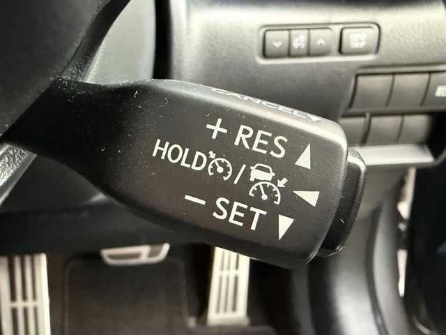 レクサス ＩＳ 350 Fスポーツ 東京都 2022(令4)年 2.7万km グレー ワンオーナー/LEXUSセーフティーセンス/・プリクラッシュセーフティ/・低速時加速制御/・緊急時操舵支援/・レーン トレーシング アシスト/・レーダークルーズコントロール/・オートマチックハイビーム/・ロードサインアシスト/・先行車発進告知機能/・ライバー異常時対応システム/・ブラインドスポットモニター/・後方車両への接近警報/メーカーナビ/・FM/AM/CD/DVD/・フルセグTV/Bluetooth/バックカメラ/ビルトインＥＴＣ2.0/レザーシート/パワーシート/シートヒーター/ステアリングヒーター/純正フロアマット/純正１９インチアルミホイール/前後ドライブレコーダー/オレンジブレーキキャリパー/プッシュスタート/スマートキー/スペアキー/カードキー/LEDヘッドライト/オートライト/オートエアコン