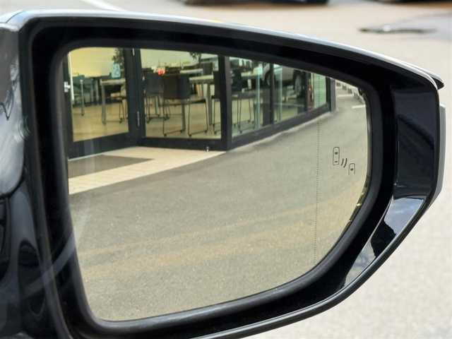 レクサス ＩＳ 350 Fスポーツ 東京都 2022(令4)年 2.7万km グレー ワンオーナー/LEXUSセーフティーセンス/・プリクラッシュセーフティ/・低速時加速制御/・緊急時操舵支援/・レーン トレーシング アシスト/・レーダークルーズコントロール/・オートマチックハイビーム/・ロードサインアシスト/・先行車発進告知機能/・ライバー異常時対応システム/・ブラインドスポットモニター/・後方車両への接近警報/メーカーナビ/・FM/AM/CD/DVD/・フルセグTV/Bluetooth/バックカメラ/ビルトインＥＴＣ2.0/レザーシート/パワーシート/シートヒーター/ステアリングヒーター/純正フロアマット/純正１９インチアルミホイール/前後ドライブレコーダー/オレンジブレーキキャリパー/プッシュスタート/スマートキー/スペアキー/カードキー/LEDヘッドライト/オートライト/オートエアコン