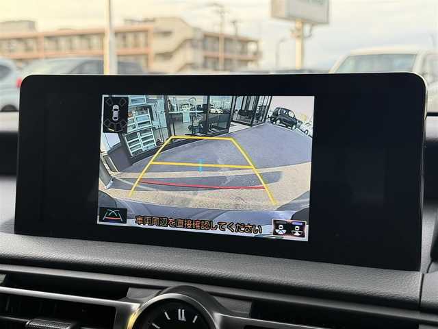 レクサス ＩＳ 350 Fスポーツ 東京都 2022(令4)年 2.7万km グレー ワンオーナー/LEXUSセーフティーセンス/・プリクラッシュセーフティ/・低速時加速制御/・緊急時操舵支援/・レーン トレーシング アシスト/・レーダークルーズコントロール/・オートマチックハイビーム/・ロードサインアシスト/・先行車発進告知機能/・ライバー異常時対応システム/・ブラインドスポットモニター/・後方車両への接近警報/メーカーナビ/・FM/AM/CD/DVD/・フルセグTV/Bluetooth/バックカメラ/ビルトインＥＴＣ2.0/レザーシート/パワーシート/シートヒーター/ステアリングヒーター/純正フロアマット/純正１９インチアルミホイール/前後ドライブレコーダー/オレンジブレーキキャリパー/プッシュスタート/スマートキー/スペアキー/カードキー/LEDヘッドライト/オートライト/オートエアコン