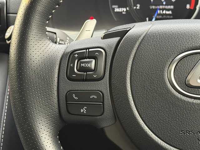 レクサス ＩＳ 350 Fスポーツ 東京都 2022(令4)年 2.7万km グレー ワンオーナー/LEXUSセーフティーセンス/・プリクラッシュセーフティ/・低速時加速制御/・緊急時操舵支援/・レーン トレーシング アシスト/・レーダークルーズコントロール/・オートマチックハイビーム/・ロードサインアシスト/・先行車発進告知機能/・ライバー異常時対応システム/・ブラインドスポットモニター/・後方車両への接近警報/メーカーナビ/・FM/AM/CD/DVD/・フルセグTV/Bluetooth/バックカメラ/ビルトインＥＴＣ2.0/レザーシート/パワーシート/シートヒーター/ステアリングヒーター/純正フロアマット/純正１９インチアルミホイール/前後ドライブレコーダー/オレンジブレーキキャリパー/プッシュスタート/スマートキー/スペアキー/カードキー/LEDヘッドライト/オートライト/オートエアコン