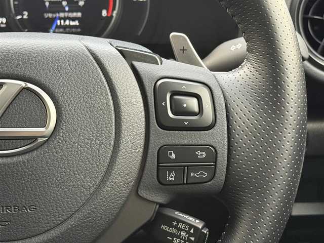 レクサス ＩＳ 350 Fスポーツ 東京都 2022(令4)年 2.7万km グレー ワンオーナー/LEXUSセーフティーセンス/・プリクラッシュセーフティ/・低速時加速制御/・緊急時操舵支援/・レーン トレーシング アシスト/・レーダークルーズコントロール/・オートマチックハイビーム/・ロードサインアシスト/・先行車発進告知機能/・ライバー異常時対応システム/・ブラインドスポットモニター/・後方車両への接近警報/メーカーナビ/・FM/AM/CD/DVD/・フルセグTV/Bluetooth/バックカメラ/ビルトインＥＴＣ2.0/レザーシート/パワーシート/シートヒーター/ステアリングヒーター/純正フロアマット/純正１９インチアルミホイール/前後ドライブレコーダー/オレンジブレーキキャリパー/プッシュスタート/スマートキー/スペアキー/カードキー/LEDヘッドライト/オートライト/オートエアコン