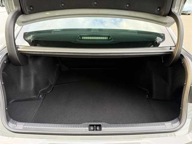 レクサス ＩＳ 350 Fスポーツ 東京都 2022(令4)年 2.7万km グレー ワンオーナー/LEXUSセーフティーセンス/・プリクラッシュセーフティ/・低速時加速制御/・緊急時操舵支援/・レーン トレーシング アシスト/・レーダークルーズコントロール/・オートマチックハイビーム/・ロードサインアシスト/・先行車発進告知機能/・ライバー異常時対応システム/・ブラインドスポットモニター/・後方車両への接近警報/メーカーナビ/・FM/AM/CD/DVD/・フルセグTV/Bluetooth/バックカメラ/ビルトインＥＴＣ2.0/レザーシート/パワーシート/シートヒーター/ステアリングヒーター/純正フロアマット/純正１９インチアルミホイール/前後ドライブレコーダー/オレンジブレーキキャリパー/プッシュスタート/スマートキー/スペアキー/カードキー/LEDヘッドライト/オートライト/オートエアコン