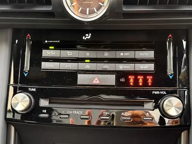 レクサス ＩＳ 350 Fスポーツ 東京都 2022(令4)年 2.7万km グレー ワンオーナー/LEXUSセーフティーセンス/・プリクラッシュセーフティ/・低速時加速制御/・緊急時操舵支援/・レーン トレーシング アシスト/・レーダークルーズコントロール/・オートマチックハイビーム/・ロードサインアシスト/・先行車発進告知機能/・ライバー異常時対応システム/・ブラインドスポットモニター/・後方車両への接近警報/メーカーナビ/・FM/AM/CD/DVD/・フルセグTV/Bluetooth/バックカメラ/ビルトインＥＴＣ2.0/レザーシート/パワーシート/シートヒーター/ステアリングヒーター/純正フロアマット/純正１９インチアルミホイール/前後ドライブレコーダー/オレンジブレーキキャリパー/プッシュスタート/スマートキー/スペアキー/カードキー/LEDヘッドライト/オートライト/オートエアコン