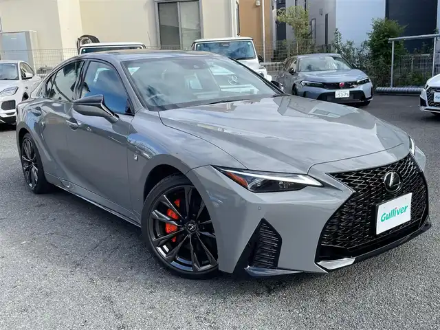 レクサス ＩＳ 350 Fスポーツ 神奈川県 2022(令4)年 2.7万km グレー ワンオーナー/サンルーフ/黒革シート/純正メモリーナビ・地デジTV/純正CD/DVD/SD/MSV/USB/BT/Miracast/バックモニター/ビルトインETC2.0/前後ドライブレコーダー/純正19インチAW/オレンジキャリパー/LEDヘッドライト/レクサスセーフティシステム+/レーダークルーズコントロール/PCS/LTA/BSM/PKSA/PKSB/RSA/コーナーセンサー/オートハイビーム/前後ドライブレコーダー/パドルシフト/プッシュスタート/スマートキー×2/カードキー×1/R5/6/7年ディーラー整備記録/保証書・取説あり