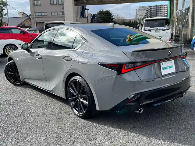 レクサス ＩＳ 350 Fスポーツ 神奈川県 2022(令4)年 2.7万km グレー ワンオーナー/サンルーフ/黒革シート/純正メモリーナビ・地デジTV/純正CD/DVD/SD/MSV/USB/BT/Miracast/バックモニター/ビルトインETC2.0/前後ドライブレコーダー/純正19インチAW/オレンジキャリパー/LEDヘッドライト/レクサスセーフティシステム+/レーダークルーズコントロール/PCS/LTA/BSM/PKSA/PKSB/RSA/コーナーセンサー/オートハイビーム/前後ドライブレコーダー/パドルシフト/プッシュスタート/スマートキー×2/カードキー×1/R5/6/7年ディーラー整備記録/保証書・取説あり