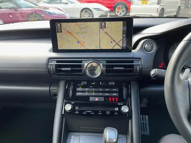 レクサス ＩＳ 350 Fスポーツ 神奈川県 2022(令4)年 2.7万km グレー ワンオーナー/サンルーフ/黒革シート/純正メモリーナビ・地デジTV/純正CD/DVD/SD/MSV/USB/BT/Miracast/バックモニター/ビルトインETC2.0/前後ドライブレコーダー/純正19インチAW/オレンジキャリパー/LEDヘッドライト/レクサスセーフティシステム+/レーダークルーズコントロール/PCS/LTA/BSM/PKSA/PKSB/RSA/コーナーセンサー/オートハイビーム/前後ドライブレコーダー/パドルシフト/プッシュスタート/スマートキー×2/カードキー×1/R5/6/7年ディーラー整備記録/保証書・取説あり