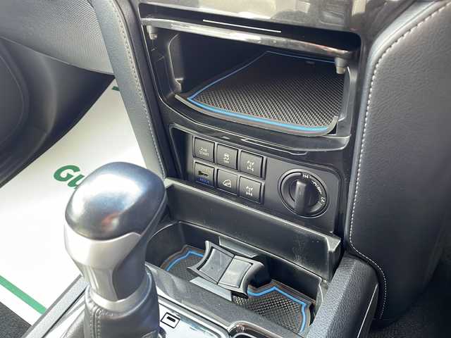 トヨタ ランドクルーザー プラド TX Lパッケージ ブラックED 岩手県 2020(令2)年 4.3万km ホワイトパールクリスタルシャイン ワンオーナー/寒冷地仕様/純正ディスプレイオーディオ/(ラジオ/USB/Bluetooth/Miracast)/フルセグテレビ/全方位モニター/プリクラッシュセーフティ/レーンディパーチャーアラート/レーダークルーズコントロール/オートハイビーム/コーナーセンサー/ブラックレザーシート/前席シートヒーター/ベンチレーション/前席パワーシート/ルーフレール/ビルトインETC/純正18inアルミホイール/純正トノカバー/LEDヘッドライト/フォグランプ