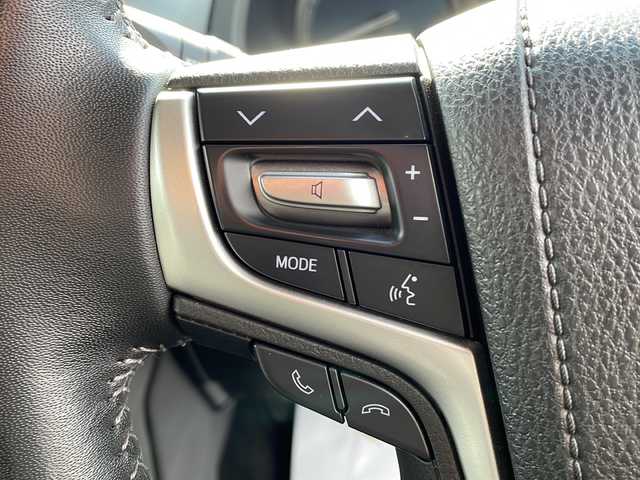 トヨタ ランドクルーザー プラド TX Lパッケージ ブラックED 岩手県 2020(令2)年 4.3万km ホワイトパールクリスタルシャイン ワンオーナー/寒冷地仕様/純正ディスプレイオーディオ/(ラジオ/USB/Bluetooth/Miracast)/フルセグテレビ/全方位モニター/プリクラッシュセーフティ/レーンディパーチャーアラート/レーダークルーズコントロール/オートハイビーム/コーナーセンサー/ブラックレザーシート/前席シートヒーター/ベンチレーション/前席パワーシート/ルーフレール/ビルトインETC/純正18inアルミホイール/純正トノカバー/LEDヘッドライト/フォグランプ