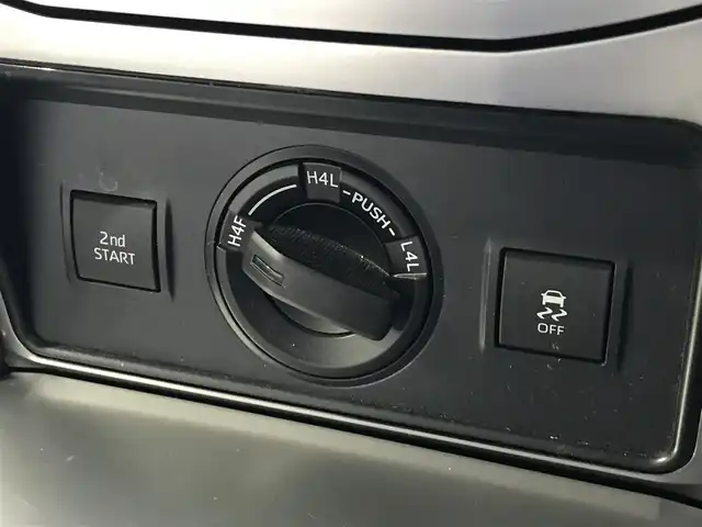 トヨタ ランドクルーザー プラド TX Lパッケージ 富山県 2022(令4)年 4.4万km ホワイトパールクリスタルシャイン サンルーフ/フリップダウンモニター/純正AW冬タイヤ車載/アルパイン9型ナビ/フルセグTV/Bluetooth/バックカメラ/プリクラッシュセーフティ/クリアランスソナー/レーンキープアシスト/レーダークルーズコントロール/レザーシート/パワーシート/シートヒーター／エアシート/プッシュスタート/スマートキー/ETC