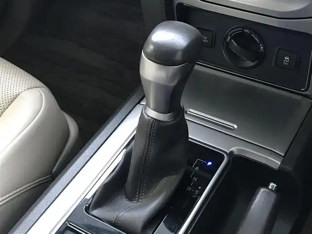 トヨタ ランドクルーザー プラド TX Lパッケージ 富山県 2022(令4)年 4.4万km ホワイトパールクリスタルシャイン サンルーフ/フリップダウンモニター/純正AW冬タイヤ車載/アルパイン9型ナビ/フルセグTV/Bluetooth/バックカメラ/プリクラッシュセーフティ/クリアランスソナー/レーンキープアシスト/レーダークルーズコントロール/レザーシート/パワーシート/シートヒーター／エアシート/プッシュスタート/スマートキー/ETC