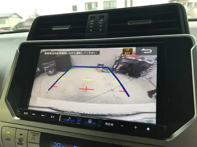 トヨタ ランドクルーザー プラド TX Lパッケージ 富山県 2022(令4)年 4.4万km ホワイトパールクリスタルシャイン サンルーフ/フリップダウンモニター/純正AW冬タイヤ車載/アルパイン9型ナビ/フルセグTV/Bluetooth/バックカメラ/プリクラッシュセーフティ/クリアランスソナー/レーンキープアシスト/レーダークルーズコントロール/レザーシート/パワーシート/シートヒーター／エアシート/プッシュスタート/スマートキー/ETC