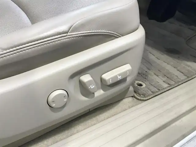 トヨタ ランドクルーザー プラド TX Lパッケージ 富山県 2022(令4)年 4.4万km ホワイトパールクリスタルシャイン サンルーフ/フリップダウンモニター/純正AW冬タイヤ車載/アルパイン9型ナビ/フルセグTV/Bluetooth/バックカメラ/プリクラッシュセーフティ/クリアランスソナー/レーンキープアシスト/レーダークルーズコントロール/レザーシート/パワーシート/シートヒーター／エアシート/プッシュスタート/スマートキー/ETC