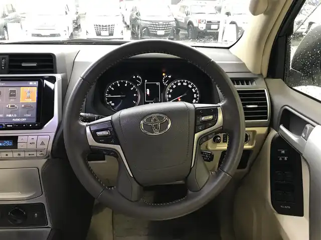 トヨタ ランドクルーザー プラド TX Lパッケージ 富山県 2022(令4)年 4.4万km ホワイトパールクリスタルシャイン サンルーフ/フリップダウンモニター/純正AW冬タイヤ車載/アルパイン9型ナビ/フルセグTV/Bluetooth/バックカメラ/プリクラッシュセーフティ/クリアランスソナー/レーンキープアシスト/レーダークルーズコントロール/レザーシート/パワーシート/シートヒーター／エアシート/プッシュスタート/スマートキー/ETC