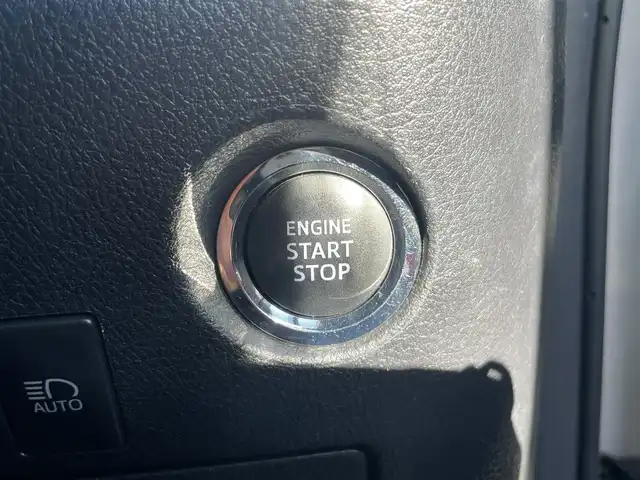 トヨタ ヴェルファイア ゴールデンアイズⅡ 静岡県 2021(令3)年 5.3万km ホワイトパールクリスタルシャイン 純正ディスプレイオーディオ　/・Ｂｌｕｅｔｏｏｔｈ接続　/・USB入力端子/・DVD再生機能/純正12インチフリップダウンモニター/バックカメラ/レーダークルーズコントロール/サンルーフ　/両側パワースライドドア　/パワーバックドア　/プリクラッシュセーフティ/レーンアシスト/横滑り防止装置/ＡＣ１００Ｖ電源　/電動パーキングブレーキ/オートブレーキホールド　/ハーフレザーシート/2列目オットマン/前後コーナーセンサー/3眼LEDヘッドライト/LEDオートライト/オートハイビーム/スマートキー/プッシュスタート/ビルトインETC/純正18インチアルミホイール/純正フロアマット