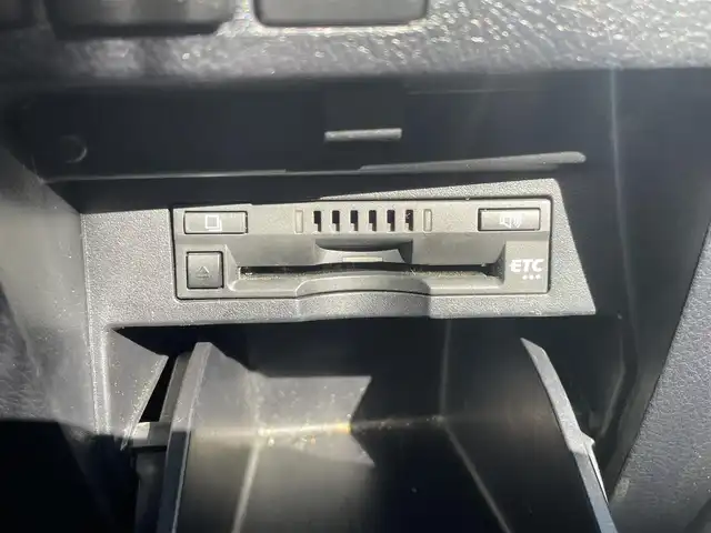 トヨタ ヴェルファイア ゴールデンアイズⅡ 静岡県 2021(令3)年 5.3万km ホワイトパールクリスタルシャイン 純正ディスプレイオーディオ　/・Ｂｌｕｅｔｏｏｔｈ接続　/・USB入力端子/・DVD再生機能/純正12インチフリップダウンモニター/バックカメラ/レーダークルーズコントロール/サンルーフ　/両側パワースライドドア　/パワーバックドア　/プリクラッシュセーフティ/レーンアシスト/横滑り防止装置/ＡＣ１００Ｖ電源　/電動パーキングブレーキ/オートブレーキホールド　/ハーフレザーシート/2列目オットマン/前後コーナーセンサー/3眼LEDヘッドライト/LEDオートライト/オートハイビーム/スマートキー/プッシュスタート/ビルトインETC/純正18インチアルミホイール/純正フロアマット