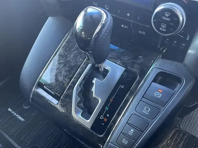 トヨタ ヴェルファイア ゴールデンアイズⅡ 静岡県 2021(令3)年 5.3万km ホワイトパールクリスタルシャイン 純正ディスプレイオーディオ　/・Ｂｌｕｅｔｏｏｔｈ接続　/・USB入力端子/・DVD再生機能/純正12インチフリップダウンモニター/バックカメラ/レーダークルーズコントロール/サンルーフ　/両側パワースライドドア　/パワーバックドア　/プリクラッシュセーフティ/レーンアシスト/横滑り防止装置/ＡＣ１００Ｖ電源　/電動パーキングブレーキ/オートブレーキホールド　/ハーフレザーシート/2列目オットマン/前後コーナーセンサー/3眼LEDヘッドライト/LEDオートライト/オートハイビーム/スマートキー/プッシュスタート/ビルトインETC/純正18インチアルミホイール/純正フロアマット