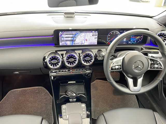 メルセデス・ベンツ Ｍ・ベンツ ＣＬＡ２００ｄ 道央・札幌 2022(令4)年 0.7万km デジタルホワイト ・衝突被害軽減システム/衝突安全ボディ/・クリアランスソナー/レーンアシスト/・レーンキーピングアシスト/ヒルスタートアシスト/・リバース連動下向きドアミラー/レインセンサー/・純正メーカーオプションナビ/・フルセグテレビ/・バックカメラ/・ウィンカーミラー/・クルーズコントロール/・プッシュスタート/スマートキー/・シートヒーター/・置くだけ充電/・ETC