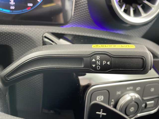 メルセデス・ベンツ Ｍ・ベンツ ＣＬＡ２００ｄ 道央・札幌 2022(令4)年 0.7万km デジタルホワイト ・衝突被害軽減システム/衝突安全ボディ/・クリアランスソナー/レーンアシスト/・レーンキーピングアシスト/ヒルスタートアシスト/・リバース連動下向きドアミラー/レインセンサー/・純正メーカーオプションナビ/・フルセグテレビ/・バックカメラ/・ウィンカーミラー/・クルーズコントロール/・プッシュスタート/スマートキー/・シートヒーター/・置くだけ充電/・ETC