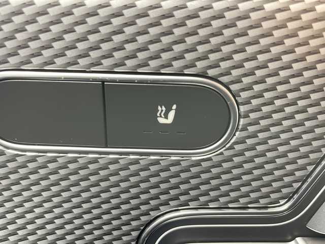 メルセデス・ベンツ Ｍ・ベンツ ＣＬＡ２００ｄ 道央・札幌 2022(令4)年 0.7万km デジタルホワイト ・衝突被害軽減システム/衝突安全ボディ/・クリアランスソナー/レーンアシスト/・レーンキーピングアシスト/ヒルスタートアシスト/・リバース連動下向きドアミラー/レインセンサー/・純正メーカーオプションナビ/・フルセグテレビ/・バックカメラ/・ウィンカーミラー/・クルーズコントロール/・プッシュスタート/スマートキー/・シートヒーター/・置くだけ充電/・ETC