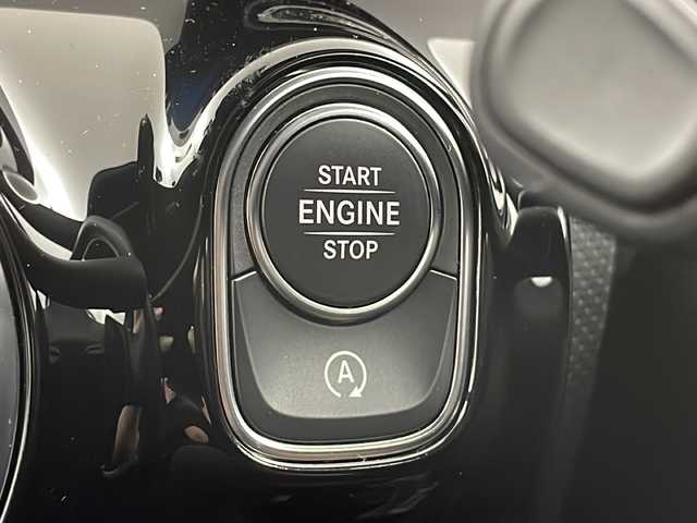 メルセデス・ベンツ Ｍ・ベンツ ＣＬＡ２００ｄ 道央・札幌 2022(令4)年 0.7万km デジタルホワイト ・衝突被害軽減システム/衝突安全ボディ/・クリアランスソナー/レーンアシスト/・レーンキーピングアシスト/ヒルスタートアシスト/・リバース連動下向きドアミラー/レインセンサー/・純正メーカーオプションナビ/・フルセグテレビ/・バックカメラ/・ウィンカーミラー/・クルーズコントロール/・プッシュスタート/スマートキー/・シートヒーター/・置くだけ充電/・ETC