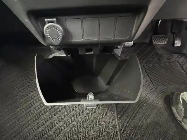 トヨタ タンク カスタムG 愛知県 2019(平31)年 5.2万km マゼンタベリーマイカM ・純正7インチナビ/・バックカメラ/・Bluetooth/・フルセグTV/・トヨタセーフティセンス/・衝突被害軽減システム/・レーンキープアシスト/・コーナーセンサー/・クルーズコントロール/・横滑り防止装置/・オートライト/・LEDヘッドライト/・両側パワースライドドア/・ドライブレコーダー/・ETC/・純正AW/・プッシュスタート/・スマートキー/・スペアキー