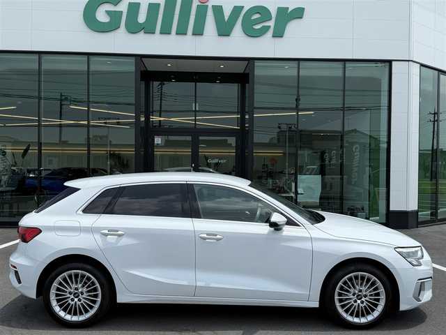 アウディ Ａ３ SB 30TFSI アドバンスド 栃木県 2022(令4)年 3.5万km グレイシアホワイトメタリック ワンオーナー /バーチャルコックピット/コンビニエンス&アシスタンスパッケージ/メーカーナビ/AppleCarPlay/AndoridAuto/Bluetoothオーディオ/バックカメラ/ステアリングリモコン/Cタイプ入力端子×2/レーダークルーズコントロール/レーン逸脱警報/プリクラッシュブレーキ/ビルトインETC2.0/スマートキー×2
